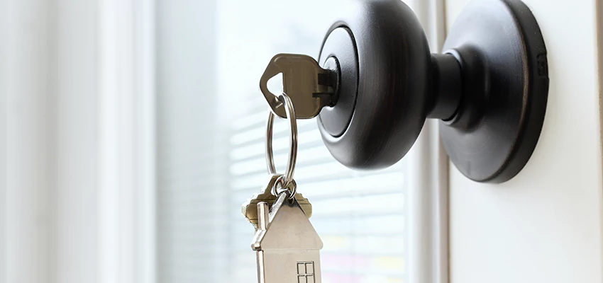 Bifold Door Knob Replacement in Holtville, California