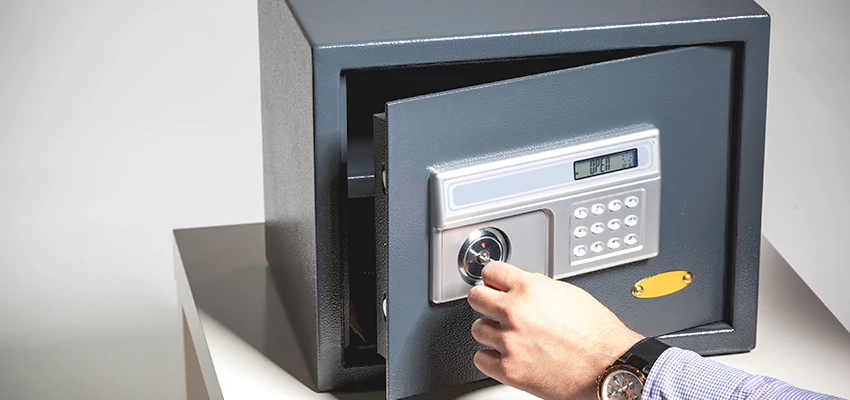 Jewelry Safe Unlocking Service in Holtville, California