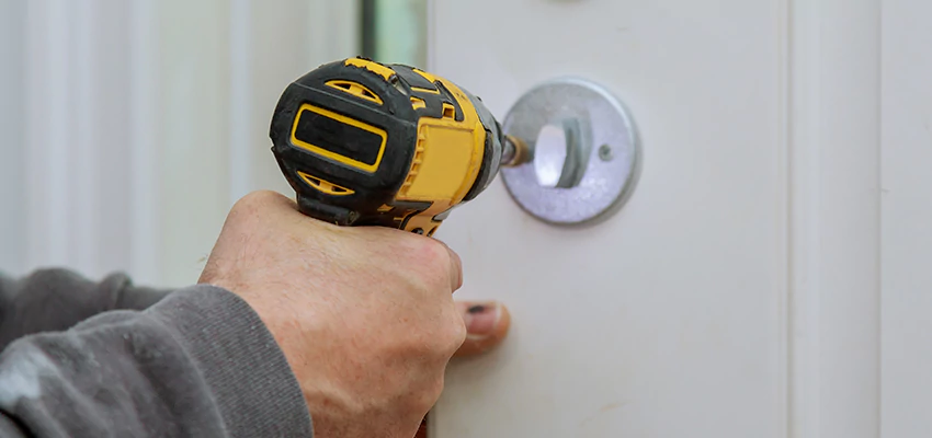 Street Locksmith For Smart Lock Repair in Holtville, CA